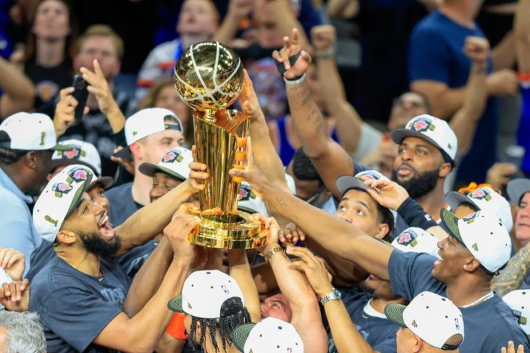 New York Knicks sagram-se campeões da NBA 53 anos depois