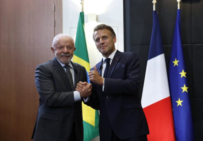 Lula e Macron discutiram defesa, soberania digital e cooperação entre Guiana Francesa e Amapá