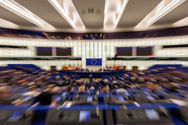 Parlamento Europeu dá ‘luz verde’ à implementação do acordo comercial UE-EUA