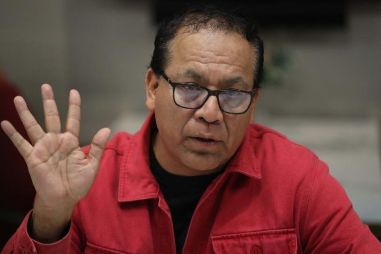 Sánchez promete continuar a luta para anular votos dos peruanos no estrangeiro