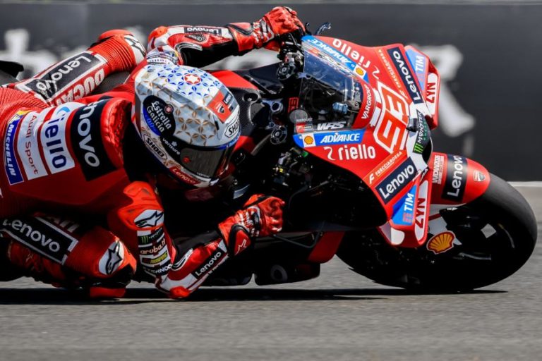 Campeão de MotoGP Marc Márquez renova com Ducati até 2028