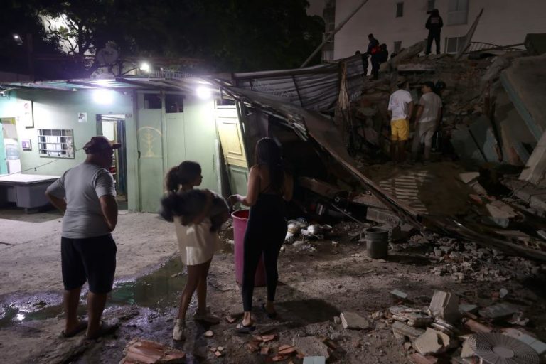 Pelo menos 164 mortos e 971 feridos após sismos na Venezuela