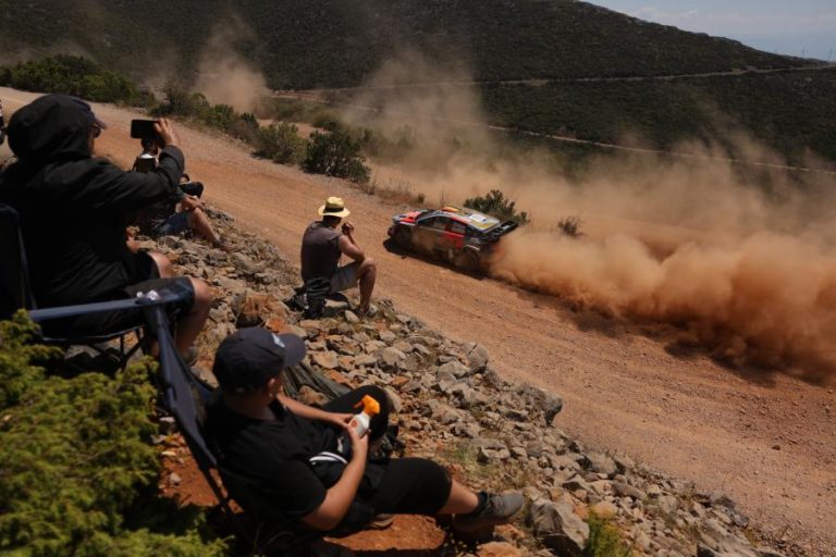 Thierry Neuville lidera Rali da Acrópole após sete classificativas