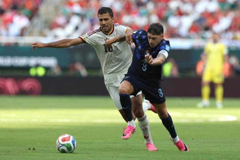 Golo de Baena qualifica Espanha para 16 avos do Mundial 2026 e elimina Uruguai