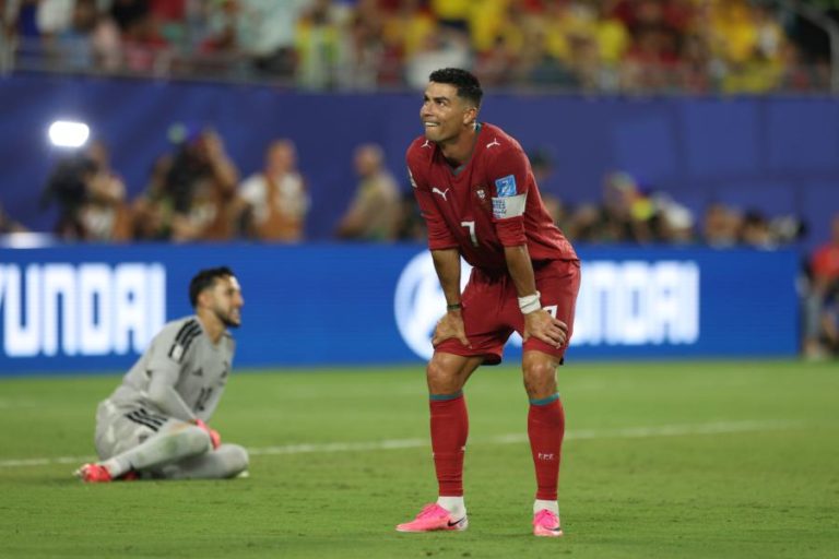 Imprensa internacional realça empate feliz de Portugal com Colômbia