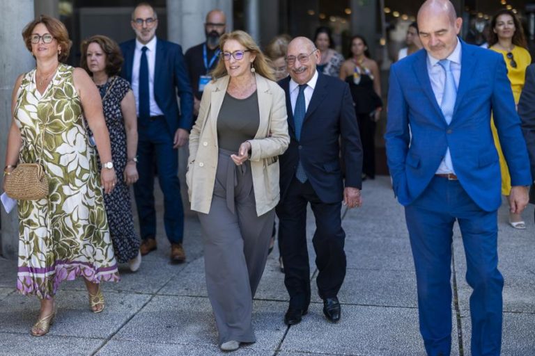 Ministra espera receber relatório sobre sustentabilidade da Segurança Social nos próximos dias