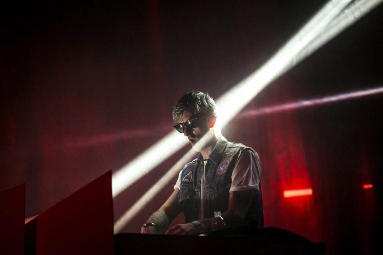DJ e produtor francês Kavinsky morreu aos 50 anos