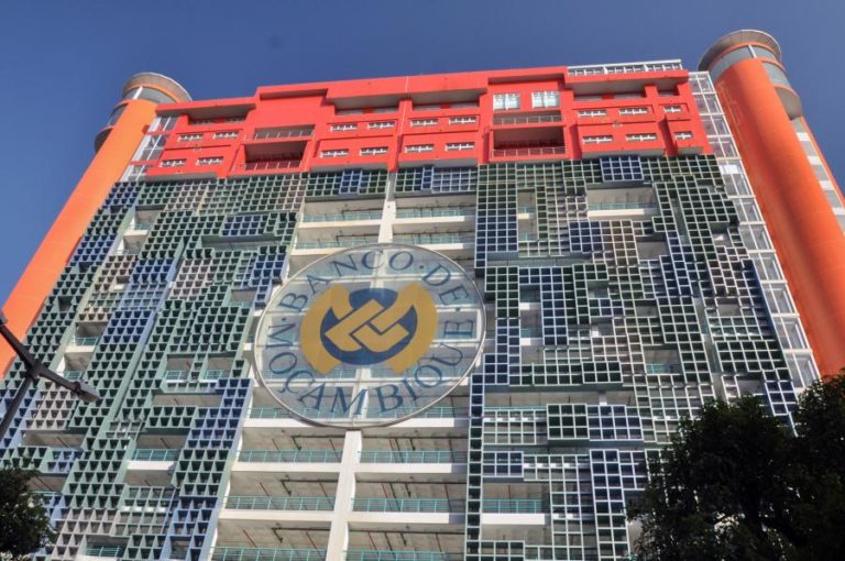 Banco de Moçambique insiste que “elevado” endividamento público está a afetar mercado financeiro