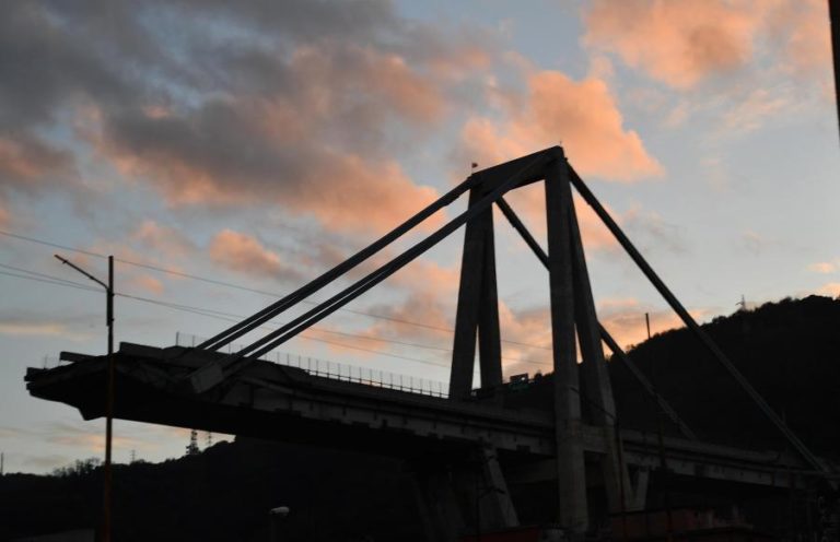 Antigo administrador da Autoestradas Itália condenado a 12 anos por colapso de ponte em Génova