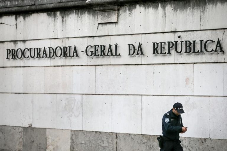 Fenprof entregou queixa sobre exames nacionais na Procuradoria-Geral da República