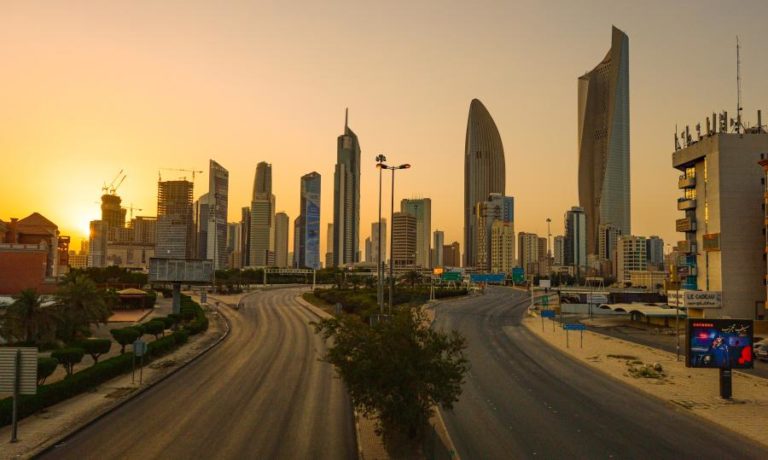 Kuwait atribui ao Irão novo ataque de mísseis e drones