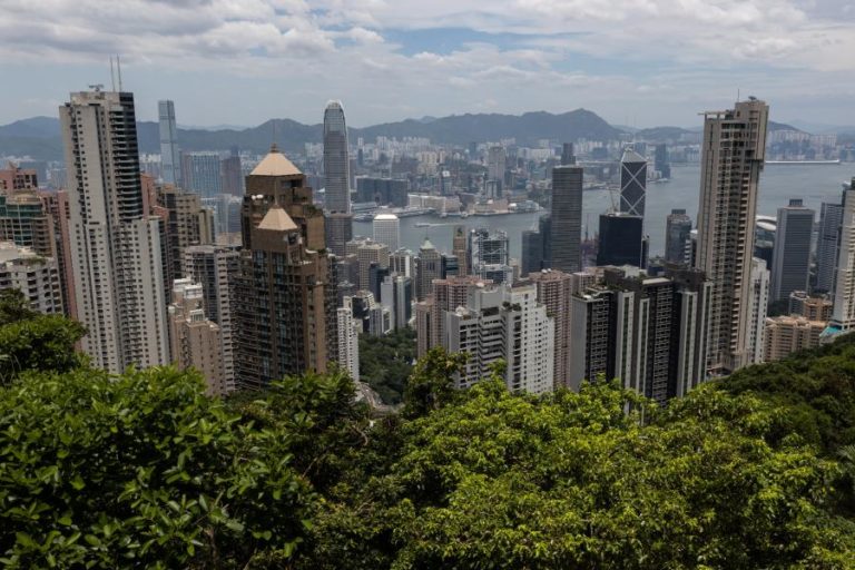 Detidas 65 pessoas em operações contra discotecas e casas de jogo ilegais em Hong Kong