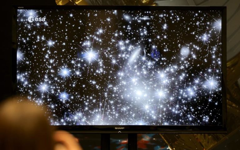 Telescópio Euclides descobre 31 dos mais antigos quasares