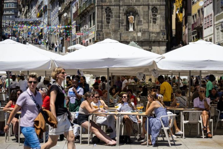 Viagens dos residentes aumentam 7% para máximo histórico no 1.º trimestre – INE