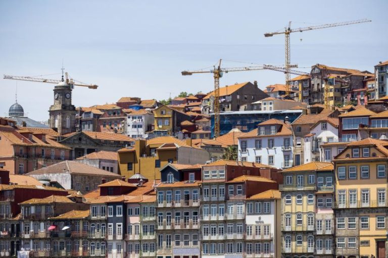 Um quarto dos créditos à habitação própria foi contratado com garantia do Estado desde janeiro de 2025