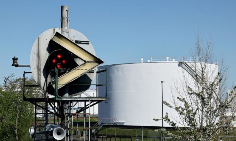 Barril de Brent sobe 4,41% e ultrapassa os 95 dólares em quase seis semanas