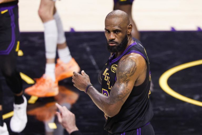 LeBron James muda-se para os Philadelphia 76ers e vai jogar a 24.ª época na NBA