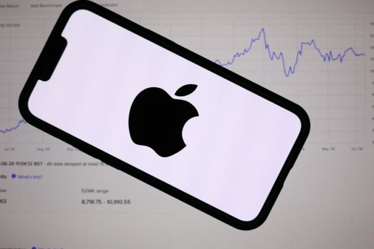 Apple destrona momentaneamente Nvidia como a empresa mais valiosa do mundo