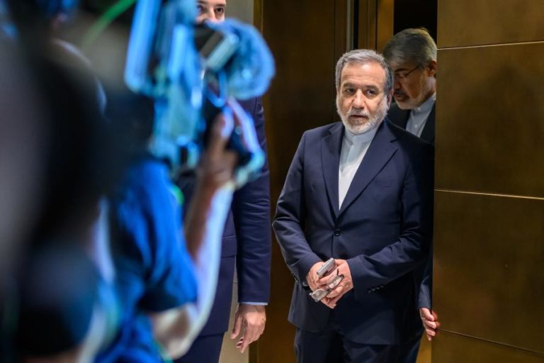 Ucrânia conversa com Teerão para evitar escalada após ataque a navio iraniano no mar Cáspio