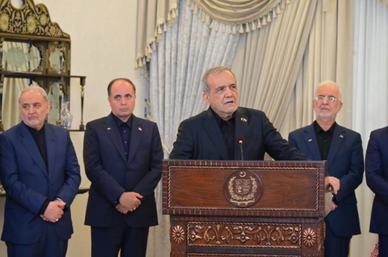 Presidente iraniano diz que país está em “guerra total” com os EUA