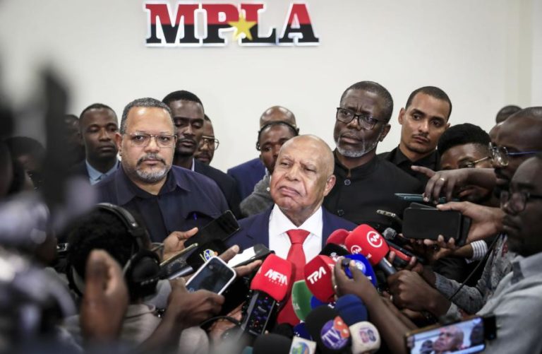 Higino Carneiro avança com providência para suspender rejeição da candidatura a líder do MPLA