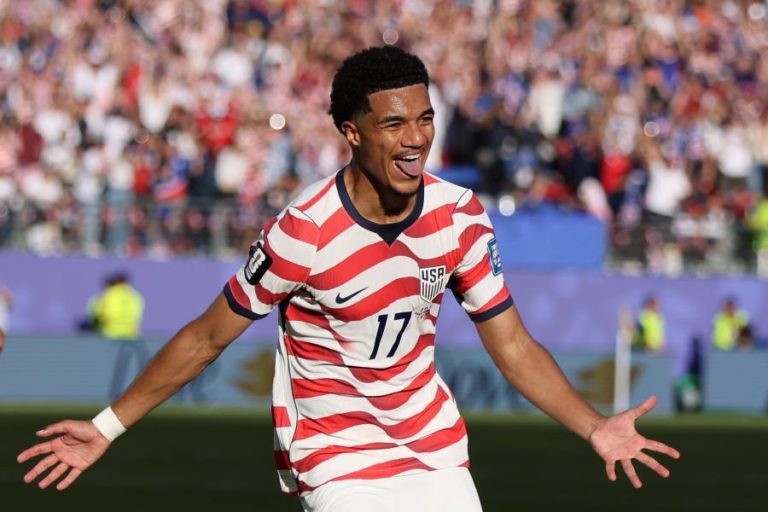 Estados Unidos nos ‘oitavos’ do Mundial de futebol ao resistir com 10 à Bósnia-Herzegovina