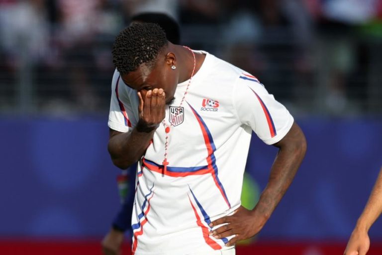 UEFA incrédula com decisão da FIFA em retirar suspensão de Balogun
