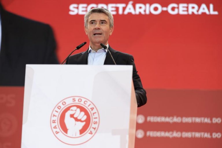 Exames: Carneiro pede para se ponderar prolongamento do prazo de candidatura ao Ensino Superior
