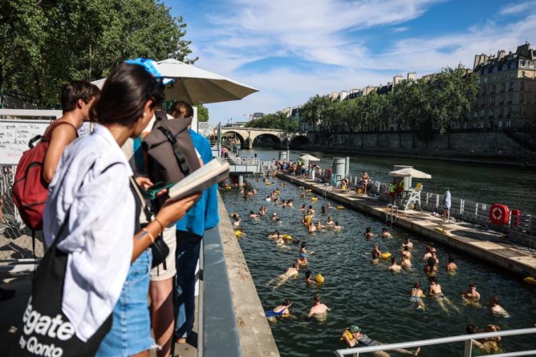 Mais de um terço de França em alerta vermelho devido a onda de calor