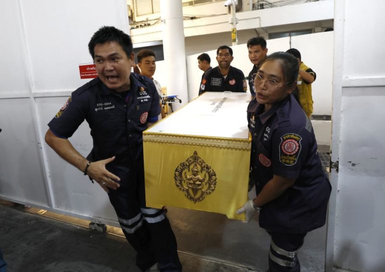 Numéro de mortos em incêndio de bar em Banguecoque sobe para 34
