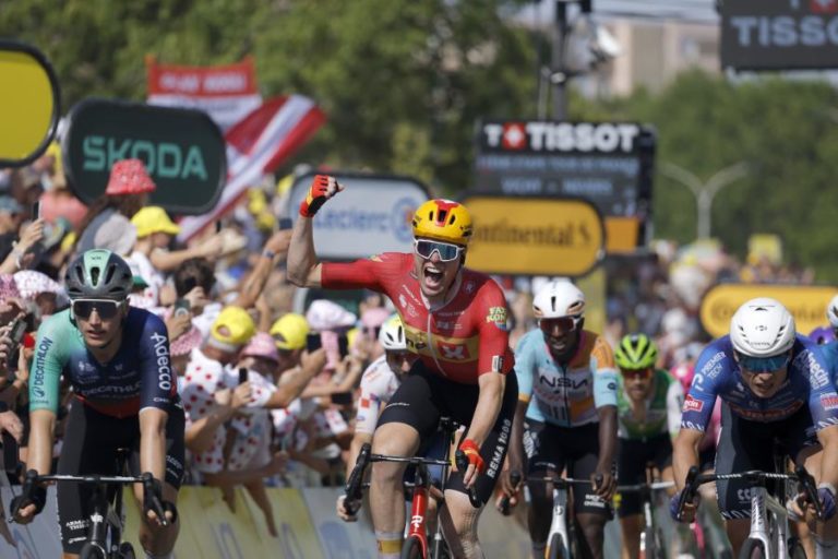 Soren Waerenskjold estreia-se a ganhar na prova na 11.ª etapa do Tour