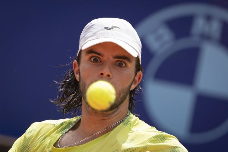 Jaime Faria qualifica-se para a segunda ronda do Estoril Open