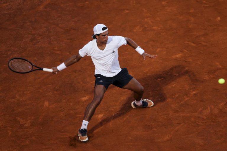 Estoril Open: Henrique Rocha perde com finalista de 2024