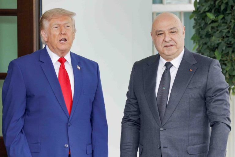 Trump diz que eleições intercalares não influenciam decisões sobre conflito com Irão