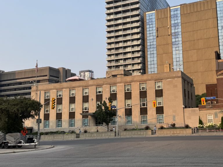 Polícia investiga disparos junto ao Consulado dos EUA em Toronto