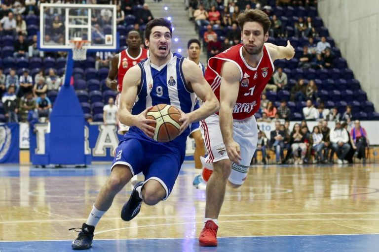 Basquetebolista André Bessa regressa ao FC Porto