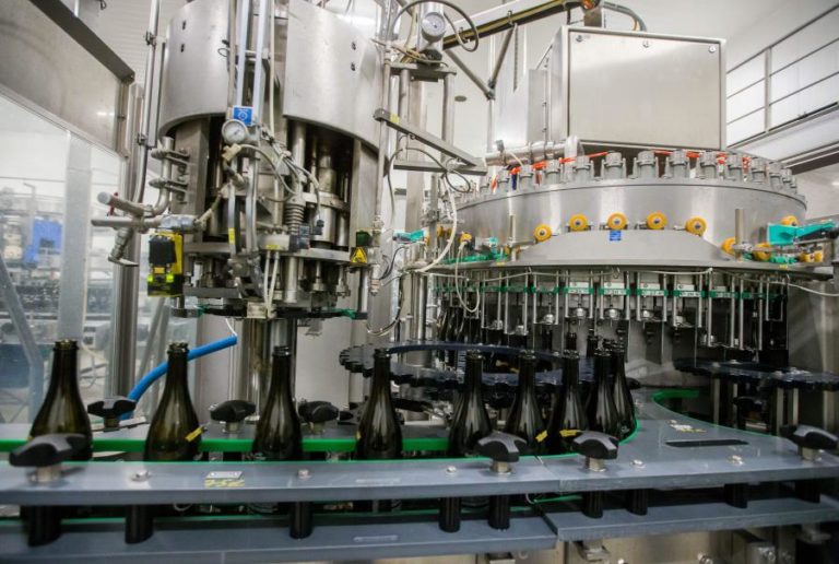 Produção de cerveja na UE recua 0,7% em 2025 para 34,4 mil milhões de litros
