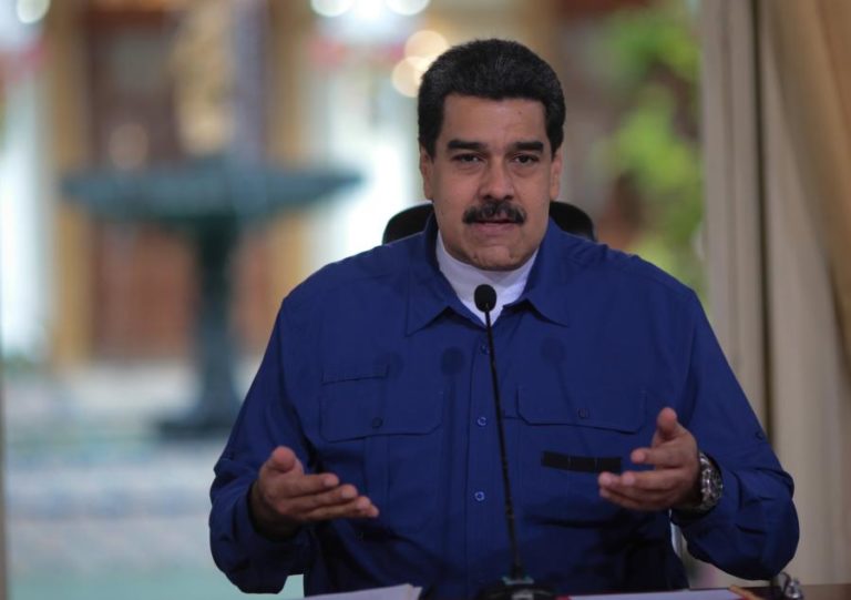 Maduro diz estar “a resistir” em publicação com fotografias na prisão