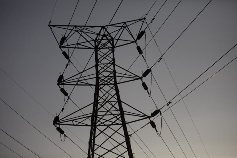 Clientes no mercado livre de eletricidade sobem 1,9% e consumo cresce 3,8% em junho