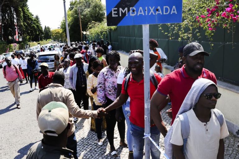 PR guineense de transição apela à participação no referendo constitucional