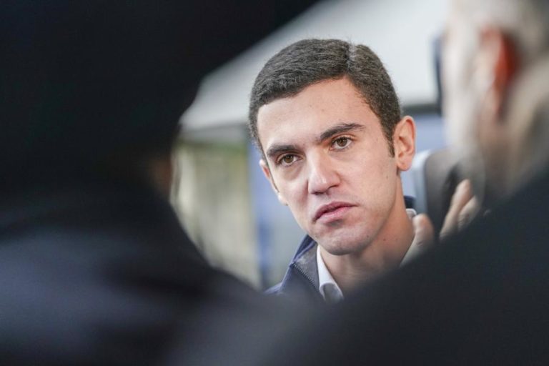 Porta-voz do PSD rejeita que ameaça de Ventura de moção de censura enfraqueça Governo