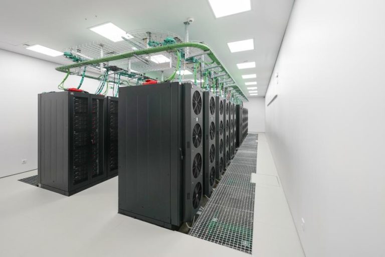 Brasil anuncia pacote de 375 ME para desenvolver IA e supercomputador