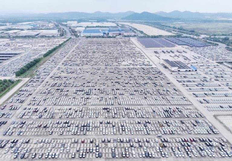 China lança ofensiva global no mercado automóvel e gigantes alemães procuram resistir