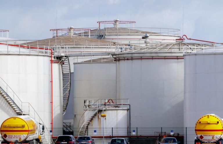 Brent abaixo dos 86 dólares pela primeira vez em duas semanas após queda de 3%