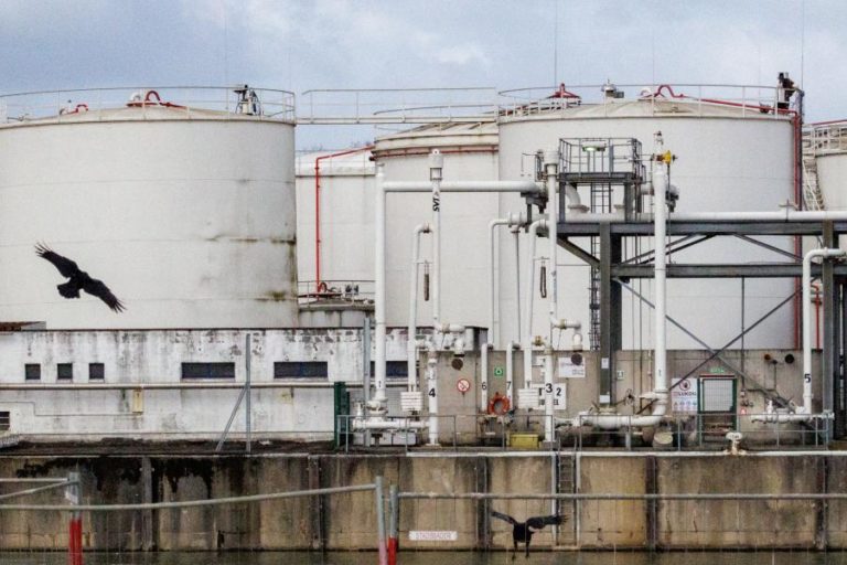 Cotação do Brent sobe quase 5% para mais de 87 dólares após exigências do Irão aos EUA