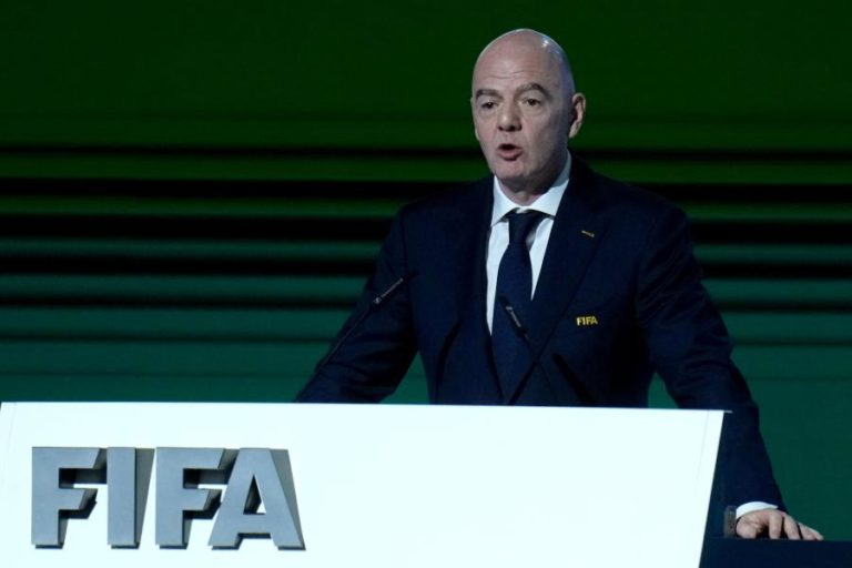 Seis federações árabes manifestam apoio a Infantino em crise na FIFA