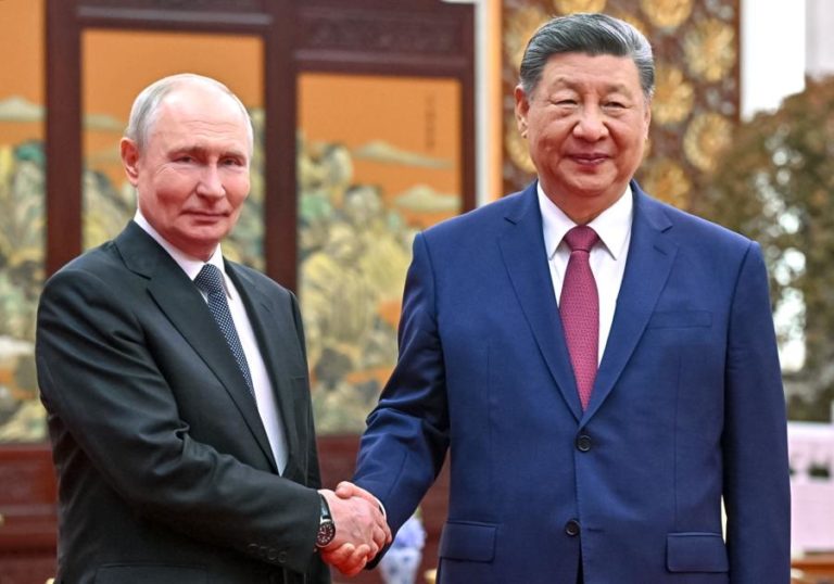 Xi Jinping a caminho do Quirguistão para cimeira regional e reunião com Putin