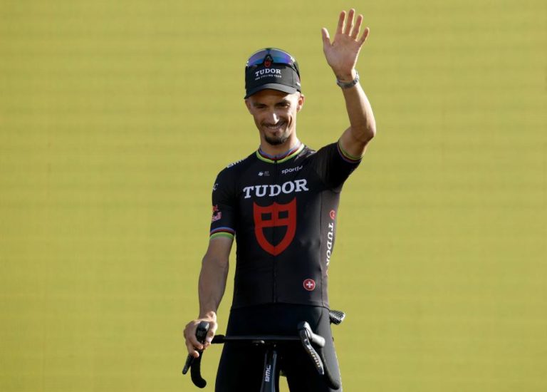 Ciclista Julian Alaphilippe termina carreira com efeito imediato aos 34 anos