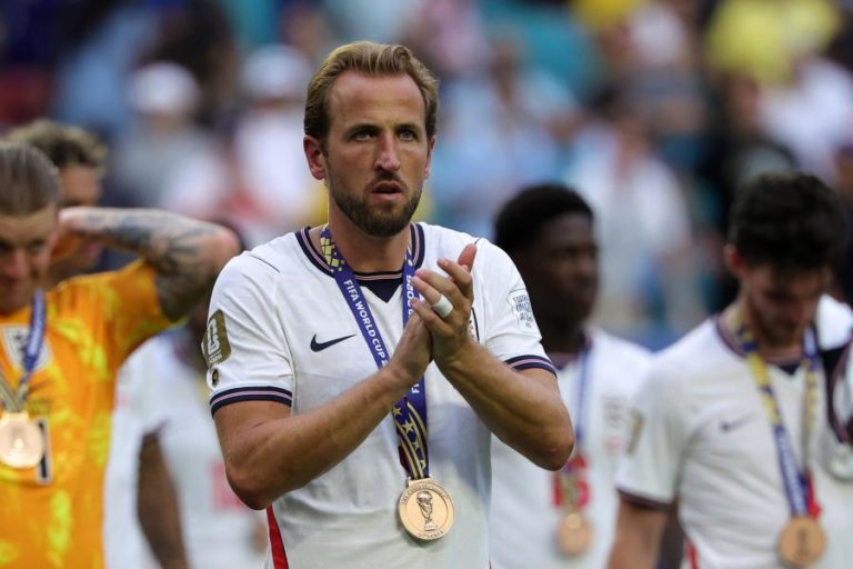 Harry Kane eleito o melhor futebolista na Alemanha, Kompany é o melhor treinador