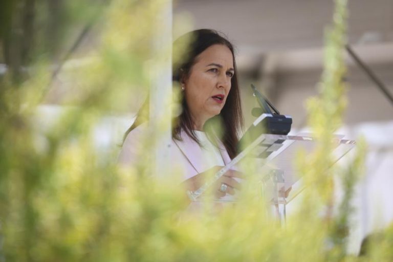 Ministra da Justiça mantém confiança no diretor da PJ